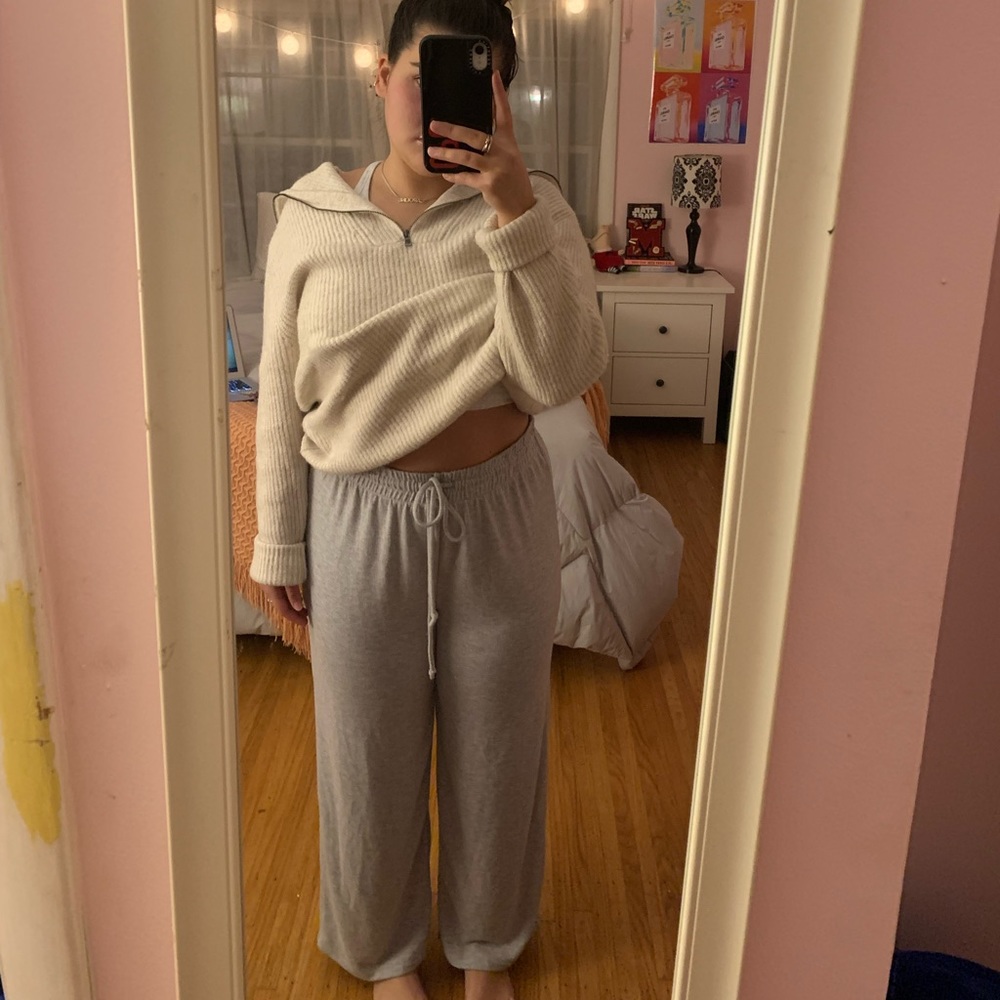 Aritzia Wilfred free ankle sweatpants!